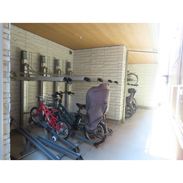 ベレオ弥生町 駐車場