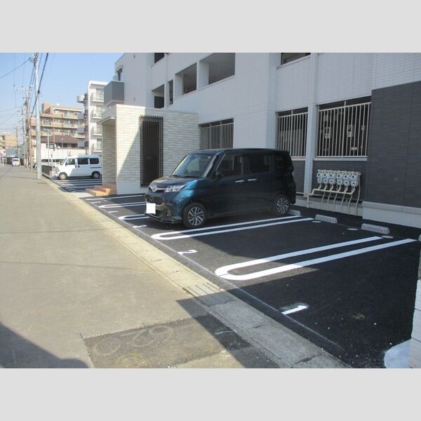 クレスト都賀 駐車場