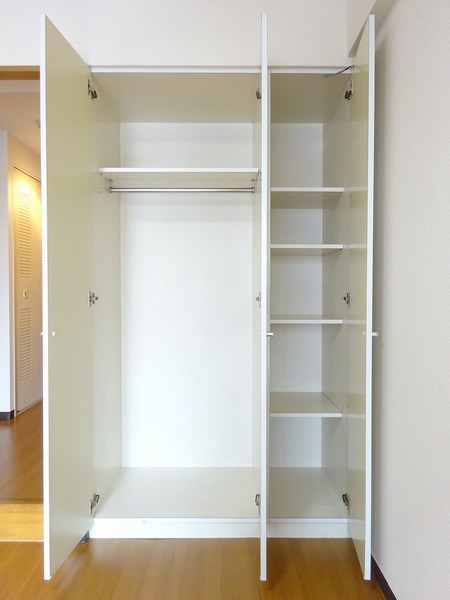 パーク・ノヴァ横浜・井土ケ谷605号室 収納