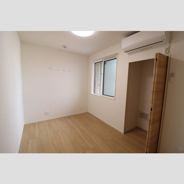 ルミナスコート201号室 洋室4.5帖