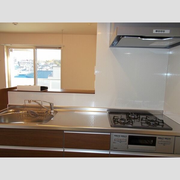 ヴューテラス寺尾の森　B 対面システムキッチン