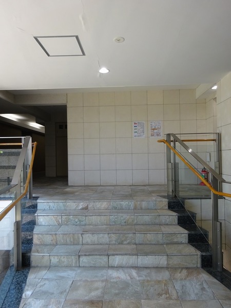 スカイコートヴァンテアン桜上水110号室 エントランス