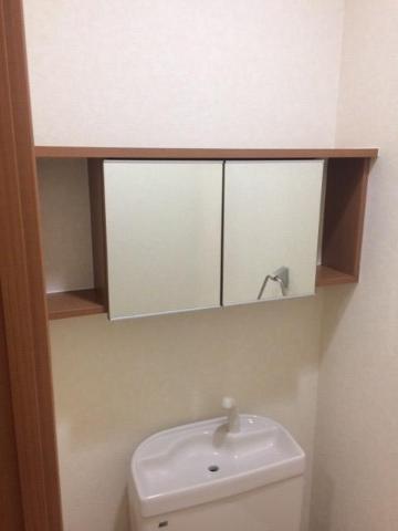 サニーヒル203号室 トイレ収納