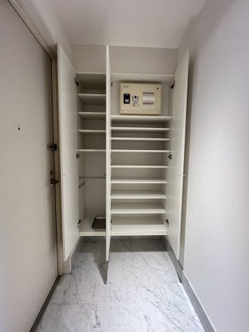 エムジー目黒駅前1307号室 収納