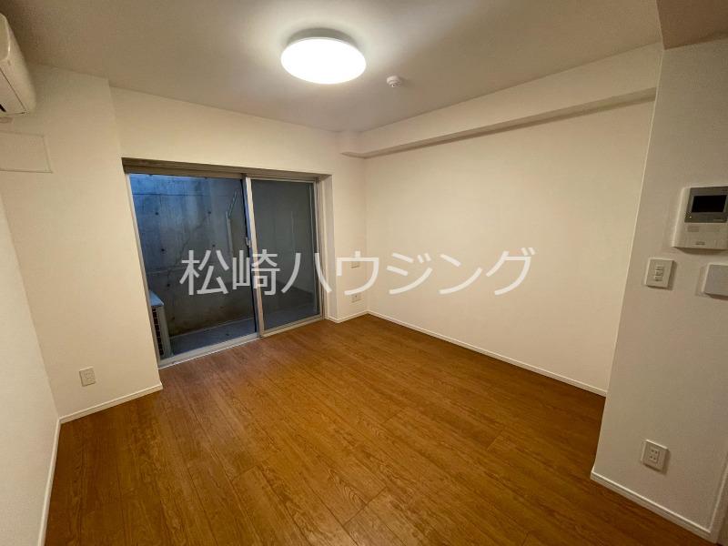 Dacha1階 内観