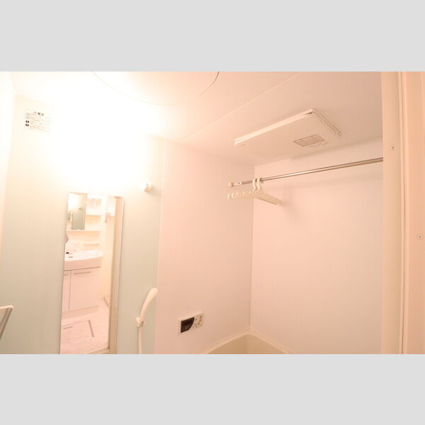 カメリア武蔵藤沢105号室 浴室換気乾燥機