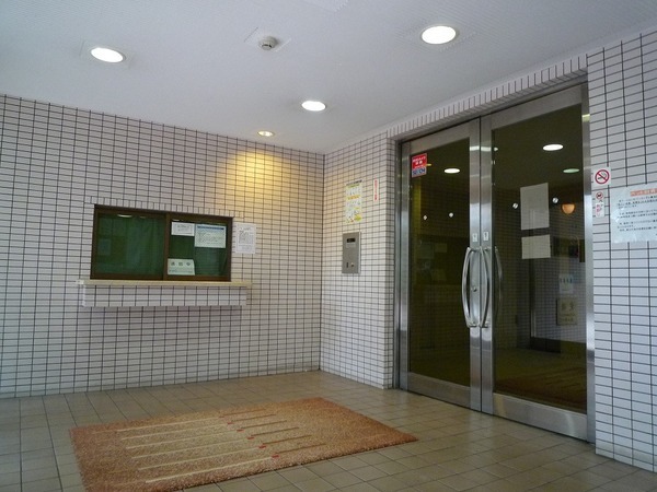 パーク・ノヴァ横浜阪東橋805号室 エントランス