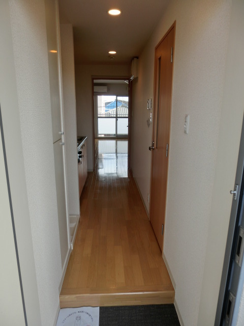 トラストコート立川0201号室 玄関