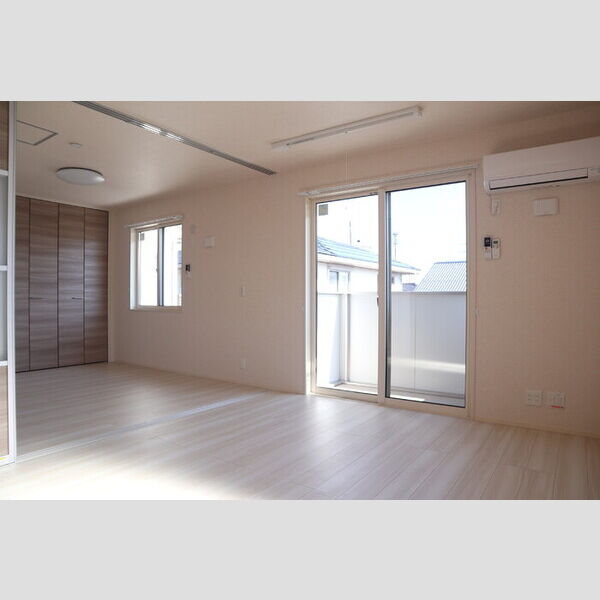 Premeal リビング、洋室