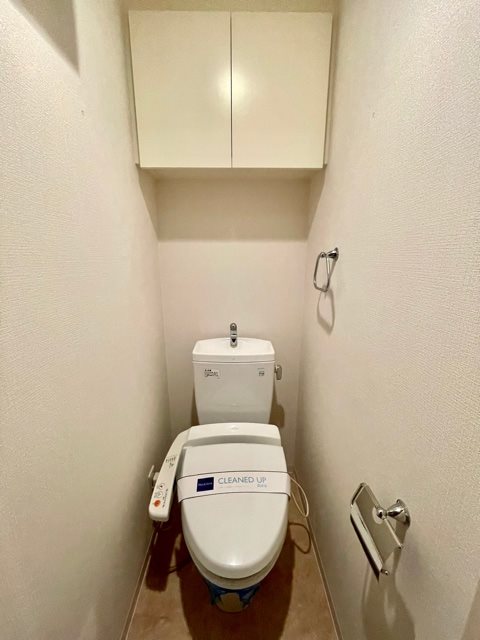 レジディア上落合1階 トイレ