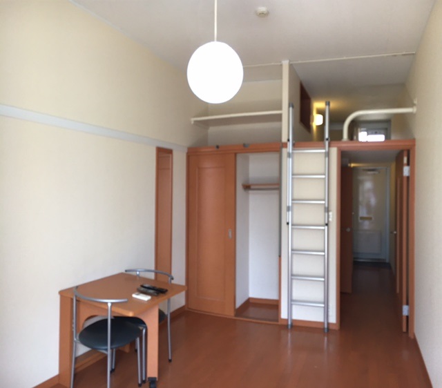 レオパレスクレエ リビング