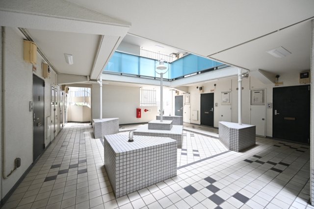 ヒルズ駒場東大前1階 エントランス