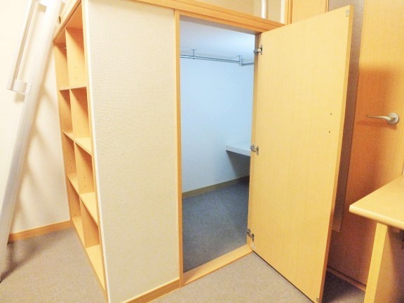 レオパレスエルムトゥプ302号室 ハイベット