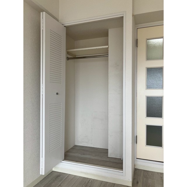 サニークレスト湘南平塚902号室 洋室収納