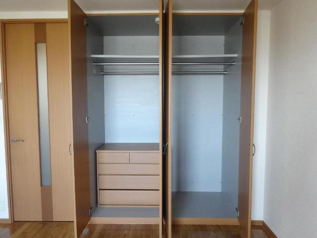 ブラン　ピエール クローゼット（タンス付）