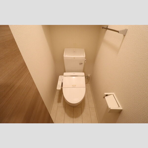 ソウソウ・ソンケン・リュウビ　ソンケン 温水洗浄暖房便座