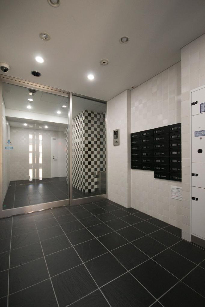 PREMIUM　CUBE　横浜反町301号室 ロビー