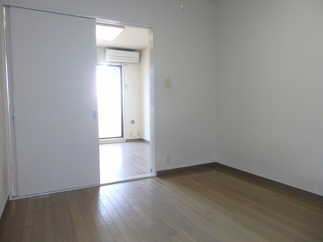 バーデンハイムマサキ(E-078)3階 内観