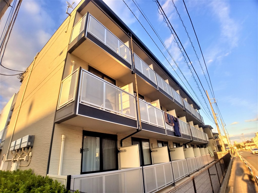 レオパレストルワジエームの外観画像