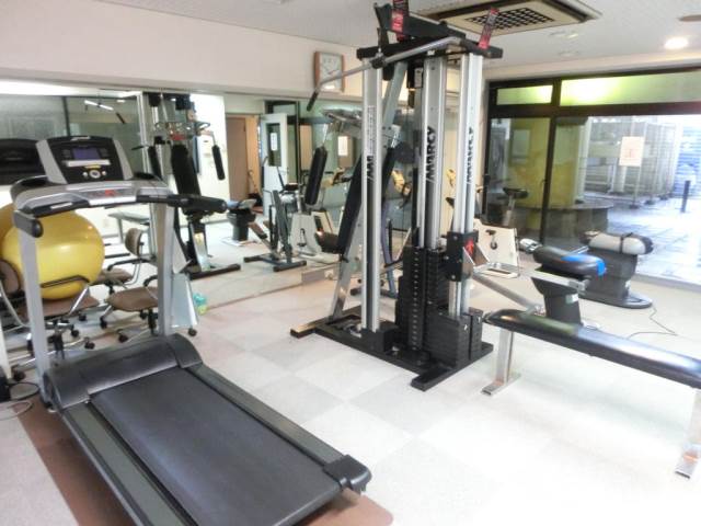 ライオンズプラザ鶴見中央9階 スポーツジム・コインランドリー併設