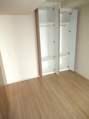 ライオンズタワー柏5階 クロゼット　同タイプ別部屋