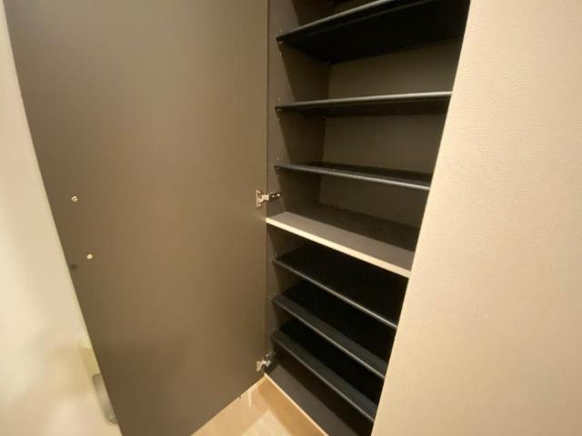 ティーズ　シャルパンティエ 下駄箱