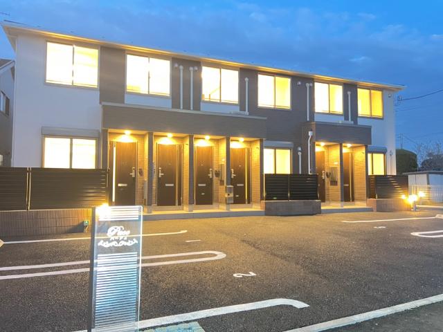 パーチェ 外観写真（夜）