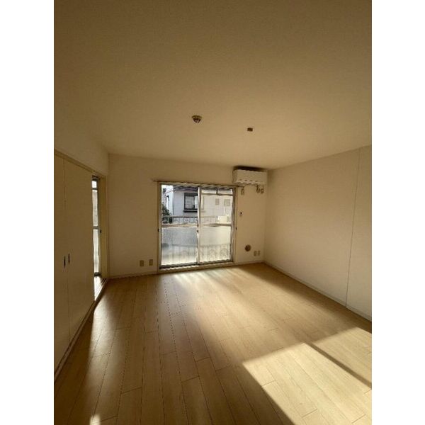 メマリスイーチ リビング