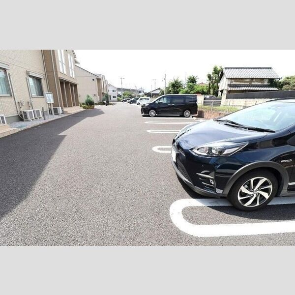 カーサ石原　B205号室 駐車場