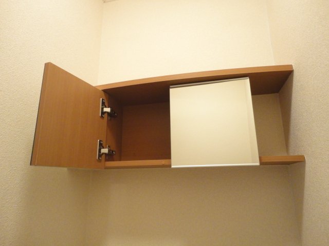 リバーシティ石塚 トイレ戸棚