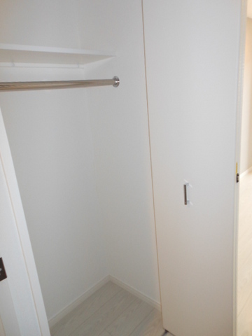 ガーラ・プレシャス渋谷6階 パイプ付クローゼット