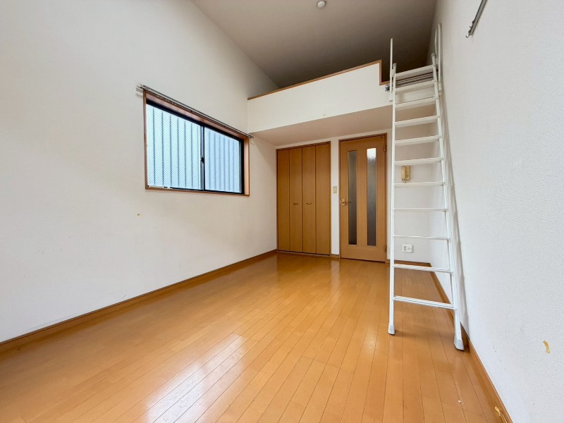 シャトルⅡ2階 別部屋の写真