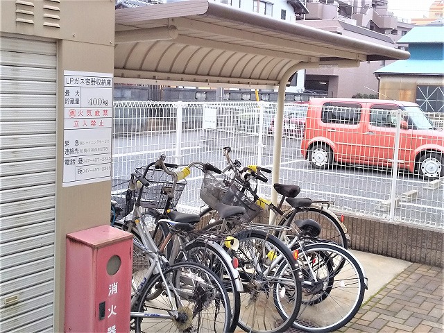 レオパレスさくら 玄関