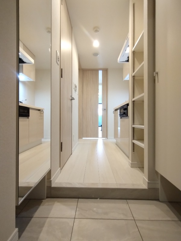 クレイシア上野松が谷 玄関