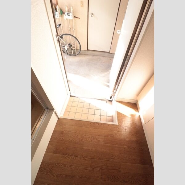 調布ハイムピア101号室 玄関