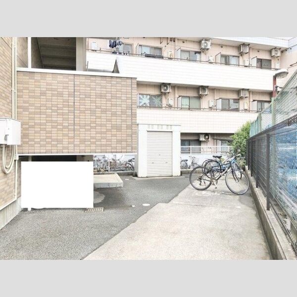 ARAKISS　PLAZA 駐輪スペース