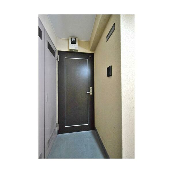 M-1ビル403号室 玄関