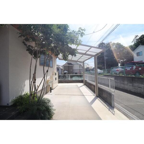 フォレスト　ルーチェ 駐車場