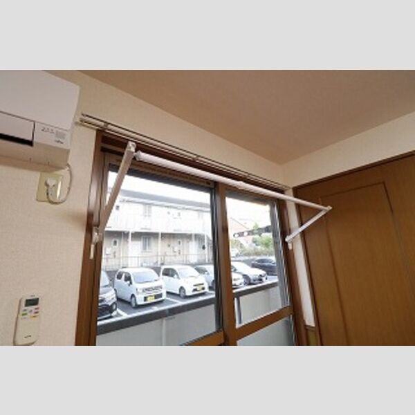 ノーブルタウン　弐番館101号室 布団干し