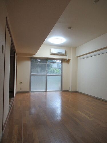 テレパレス船橋三咲Ａ棟5階 LD約11.5畳別角度　※同タイプ別部屋2021年6月撮影