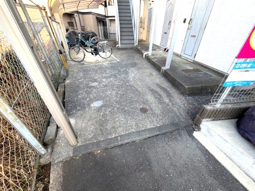 リーヴェルポート横浜PARK エントランス