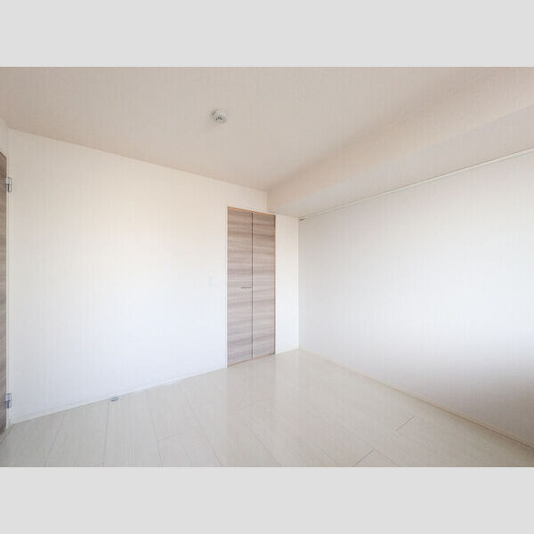 グランド・キャッスル205号室 洋室