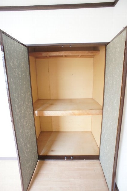 フォーブル幕張Ⅱ0202号室 収納