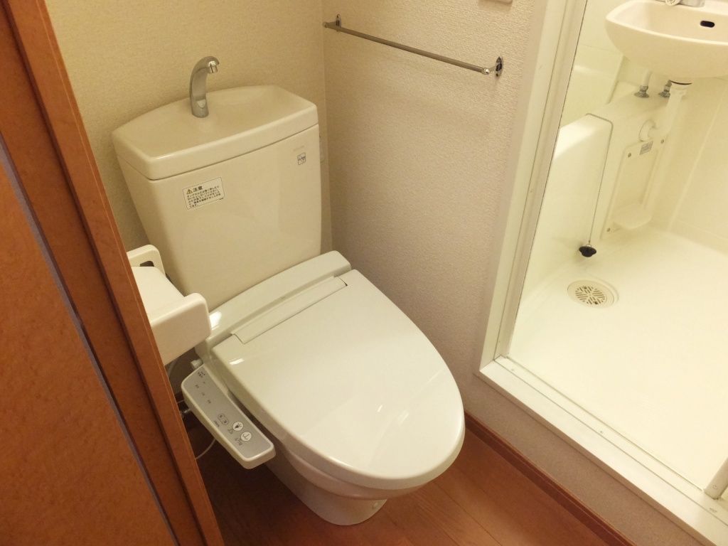 レオパレス横田レジデンス101号室 防犯カメラ付きの物件です。