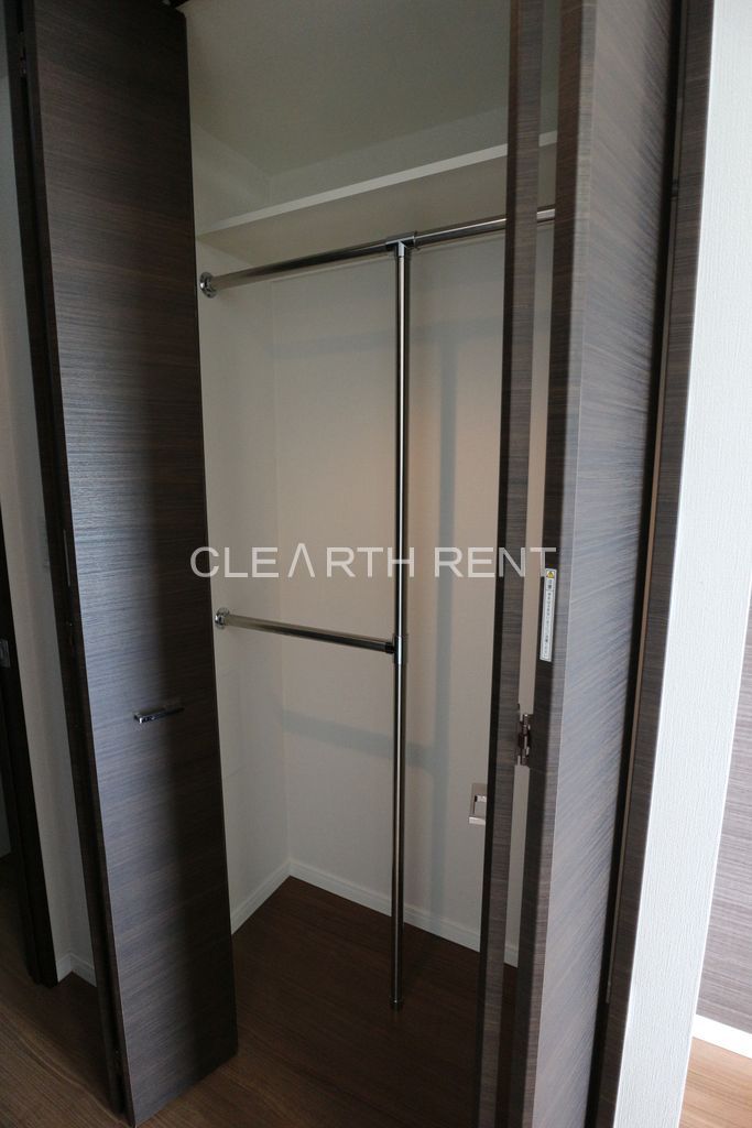 コンシェリア豊洲 ＭＡＳＴＥＲ’Ｓ ＶＩＬＬＡ ハンガーパイプ付きクローゼット