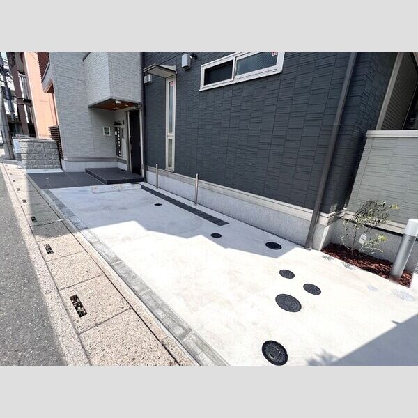 Arts&K102号室 駐車場