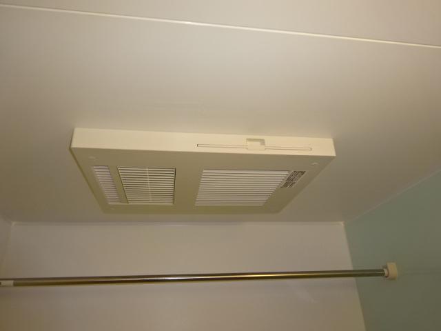 セレッソ鶴巻201号室 浴室乾燥機