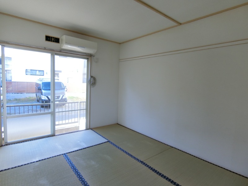 グリーンターフ三山1階 寝ころべます