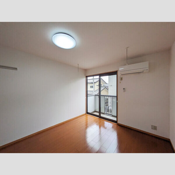 メゾン・ド・アレーズ202号室 洋室