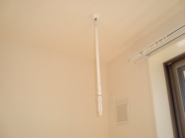 シャン　ドゥテ101号室 室内物干し